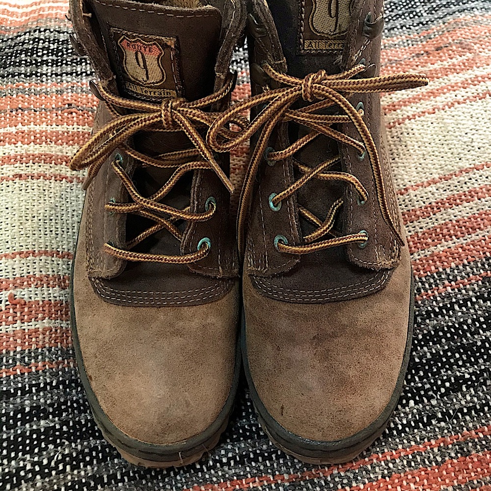 Vintage Route9 5 eyelet brown boots never worn.